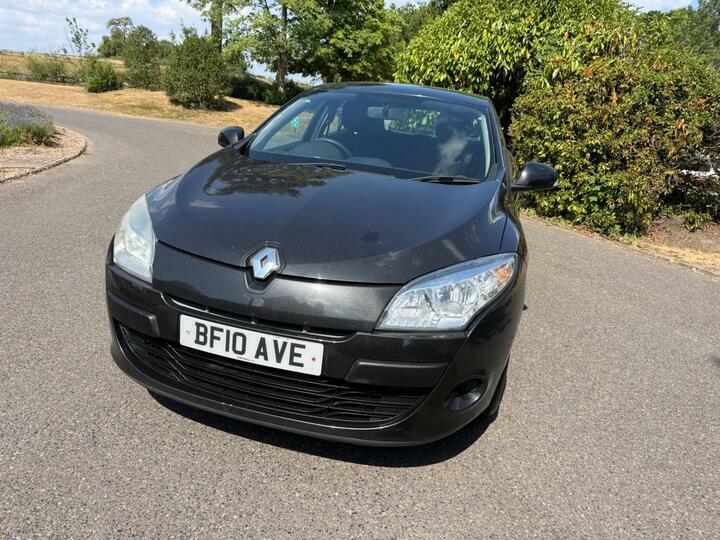 Renault Megane  White #11