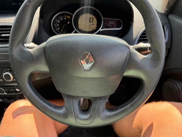 Renault Megane  White #32