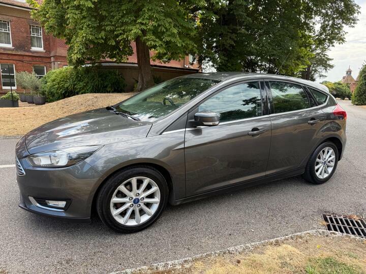 Ford Focus 1.0T Ecoboost Titanium Euro 6 Ss Grey #4