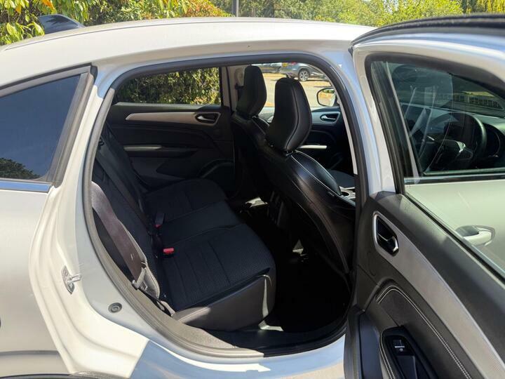 Renault Arkana 1.6 E-tech Fhev 145 Techno Estate White #11
