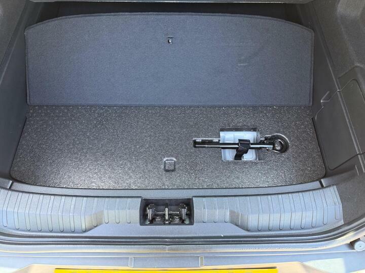 Renault Arkana 1.6 E-tech Fhev 145 Techno Estate White #26