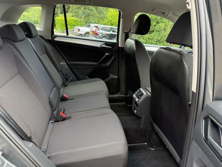Volkswagen Tiguan Se Navigation Silver #34