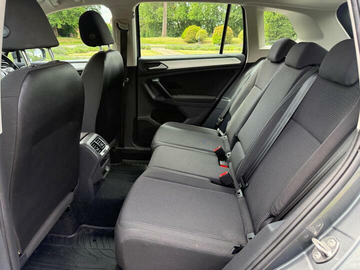 Volkswagen Tiguan Se Navigation Silver #3