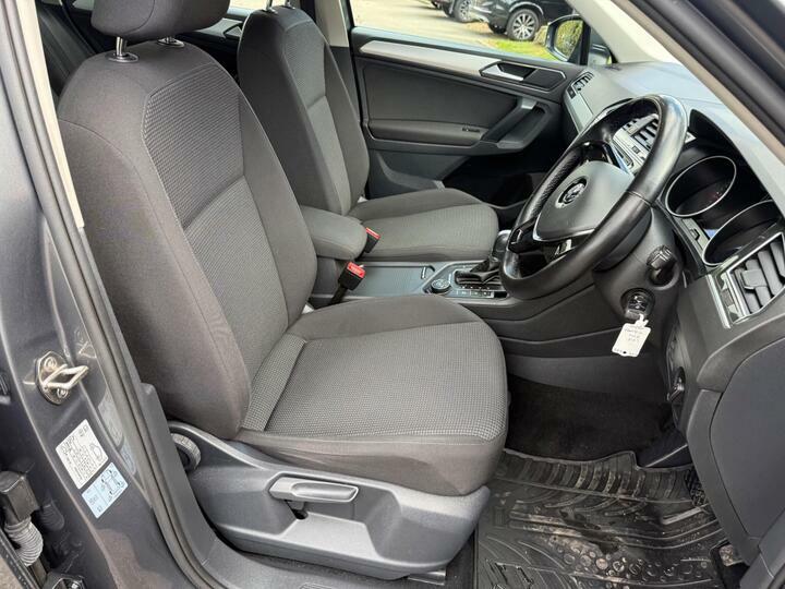 Volkswagen Tiguan Se Navigation Silver #37