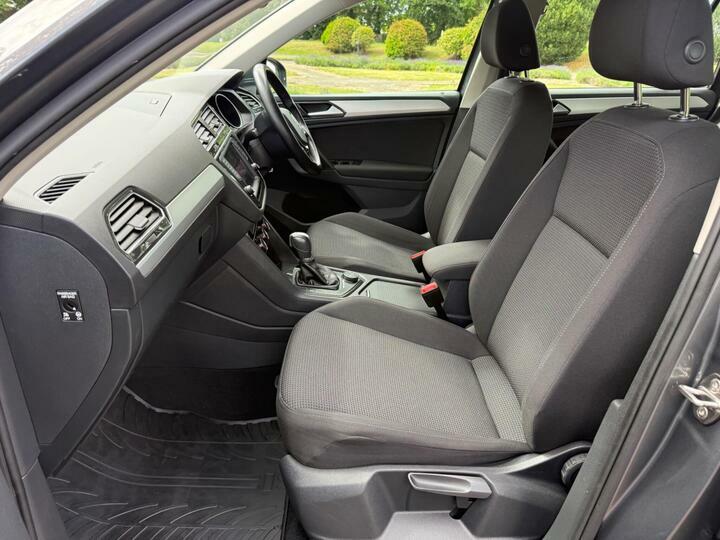 Volkswagen Tiguan Se Navigation Silver #28