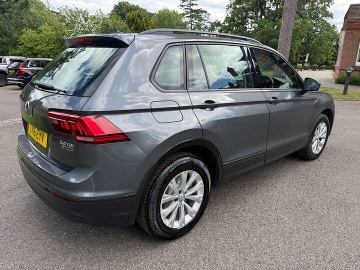 Volkswagen Tiguan Se Navigation Silver #9