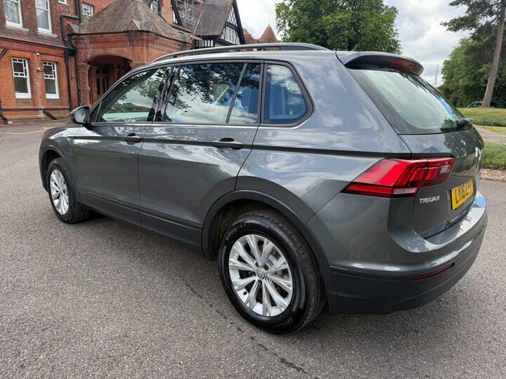 Volkswagen Tiguan Se Navigation Silver #19