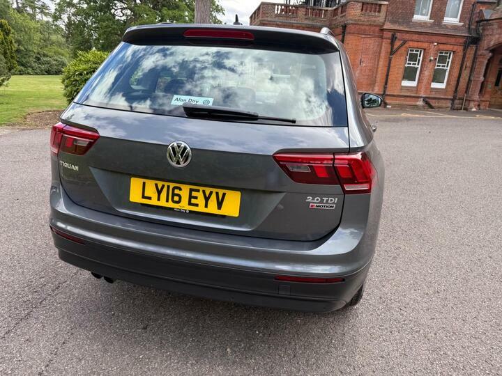 Volkswagen Tiguan Se Navigation Silver #21