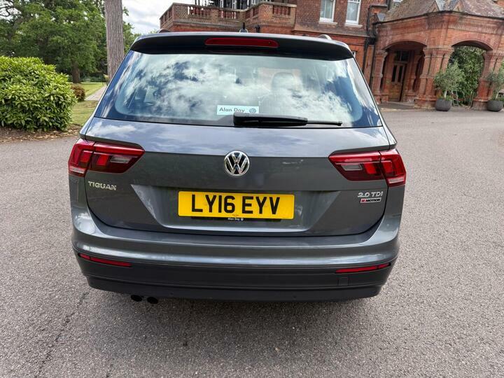 Volkswagen Tiguan Se Navigation Silver #8