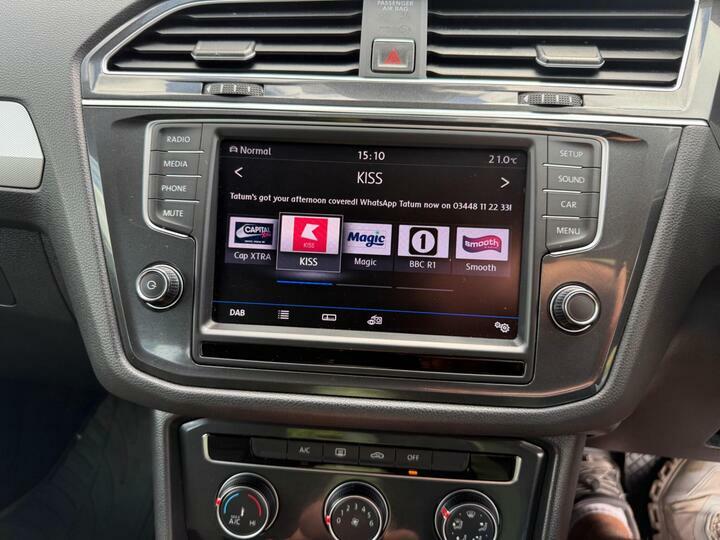 Volkswagen Tiguan Se Navigation Silver #42