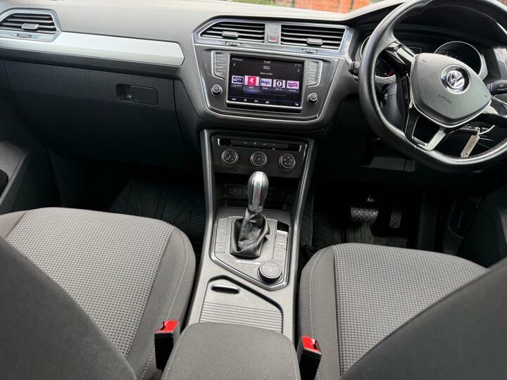 Volkswagen Tiguan Se Navigation Silver #2