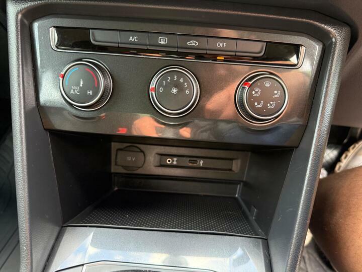 Volkswagen Tiguan Se Navigation Silver #43