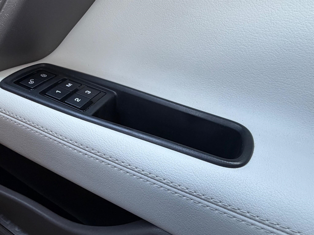 Jaguar XE D Prestige Ulez Blue #53