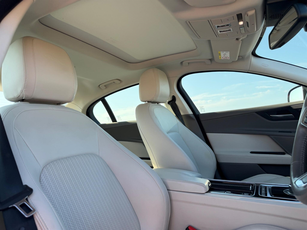 Jaguar XE D Prestige Ulez Blue #45