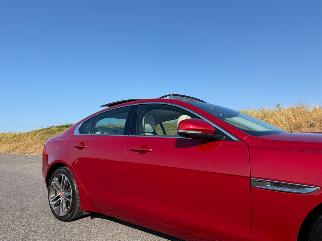 Jaguar XE D Prestige Ulez Blue #21