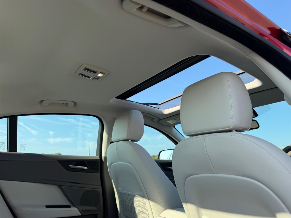 Jaguar XE D Prestige Ulez Blue #37