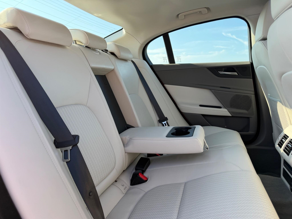 Jaguar XE D Prestige Ulez Blue #39