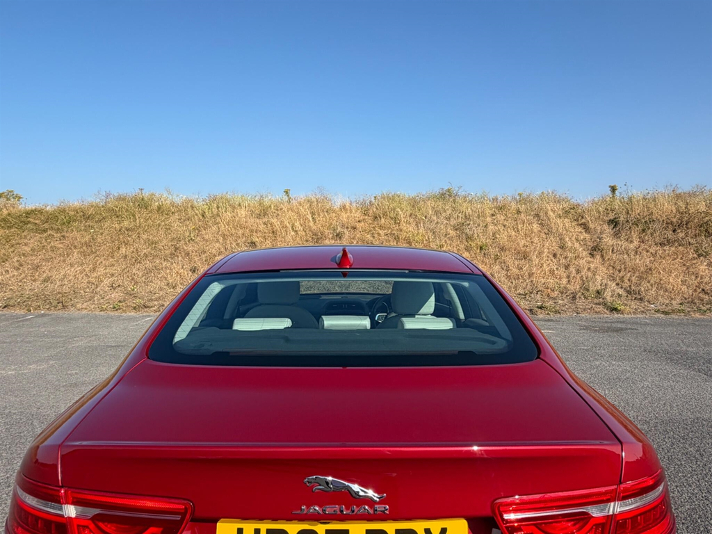 Jaguar XE D Prestige Ulez Blue #30