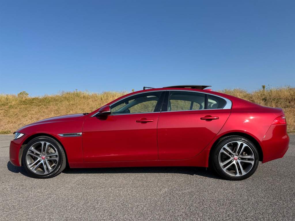 Jaguar XE D Prestige Ulez Blue #9