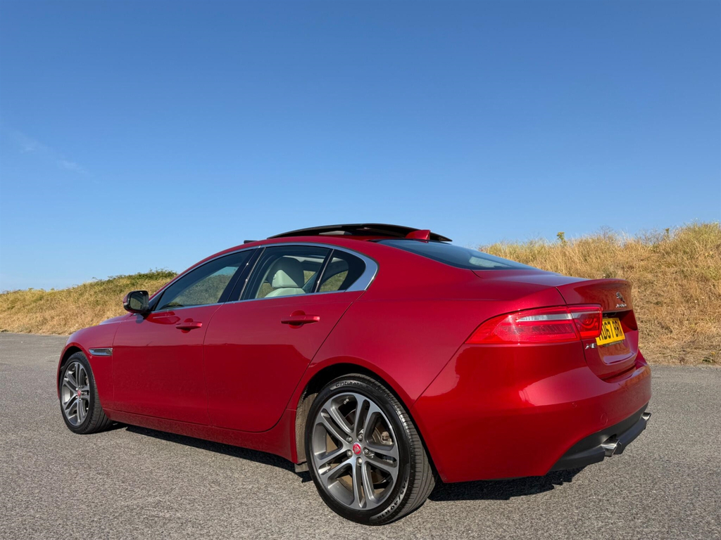Jaguar XE D Prestige Ulez Blue #19