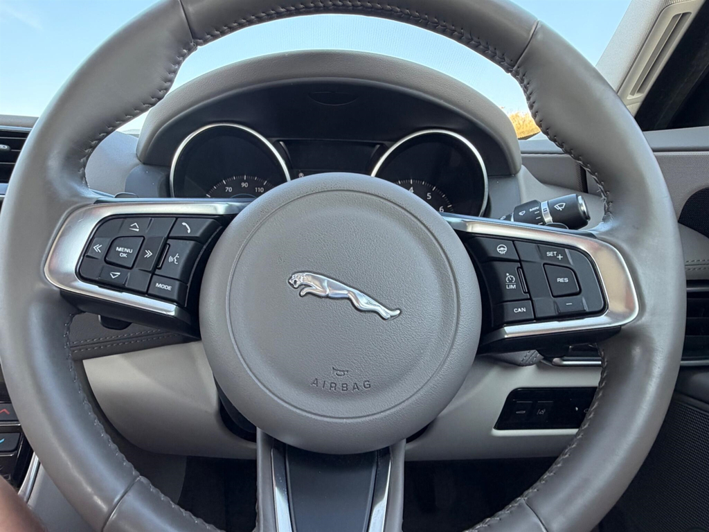 Jaguar XE D Prestige Ulez Blue #52