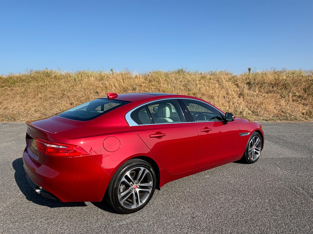 Jaguar XE D Prestige Ulez Blue #15