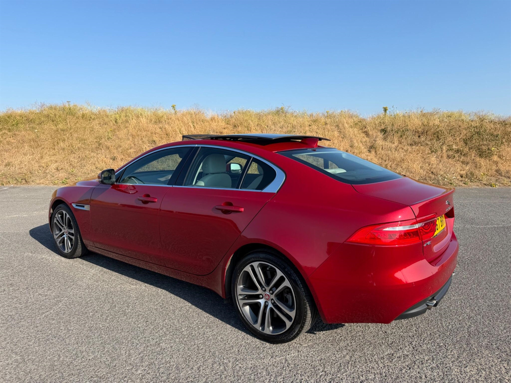 Jaguar XE D Prestige Ulez Blue #11