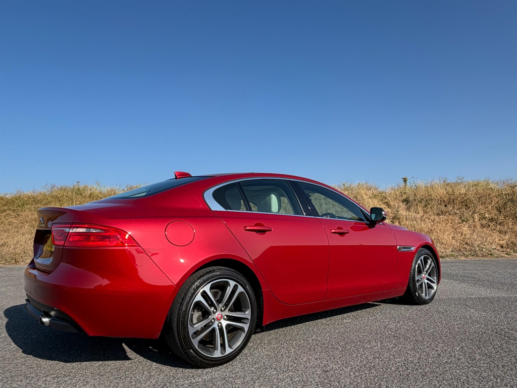 Jaguar XE D Prestige Ulez Blue #14