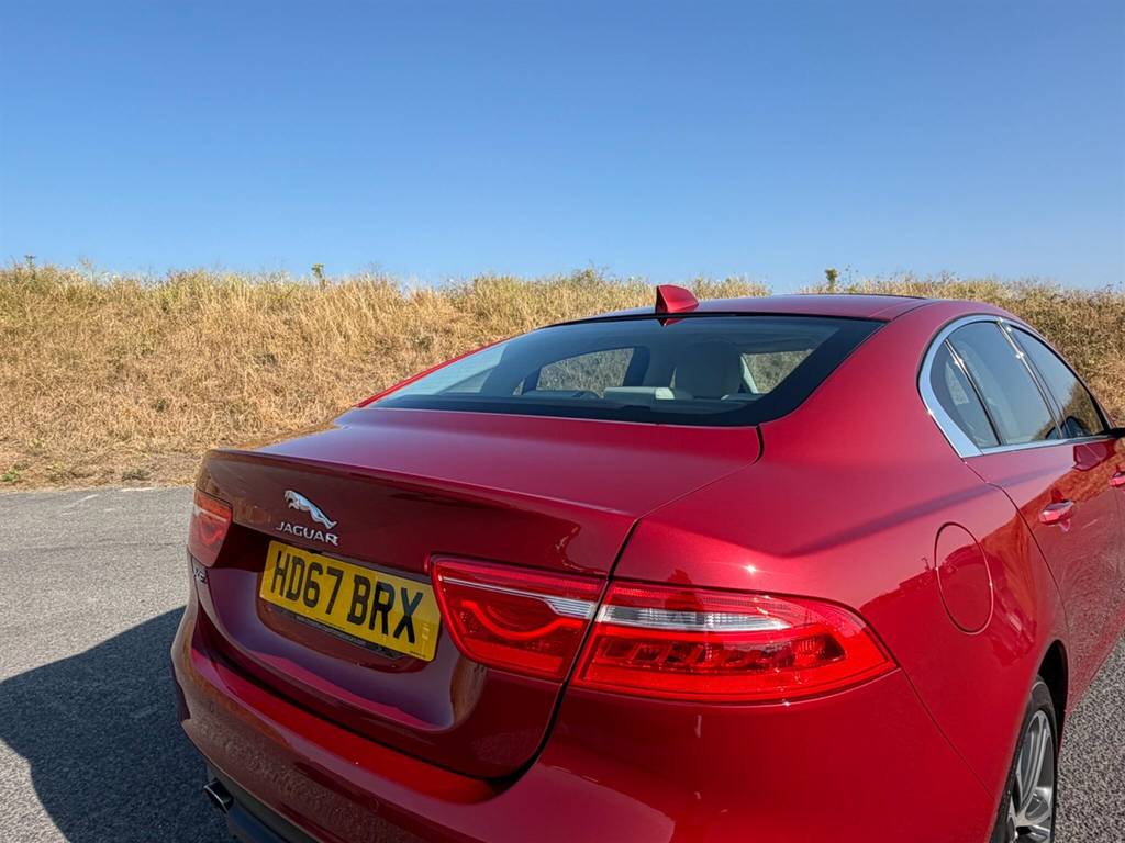 Jaguar XE D Prestige Ulez Blue #31
