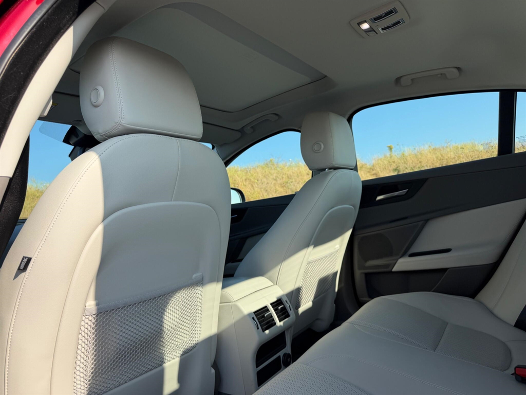Jaguar XE D Prestige Ulez Blue #42