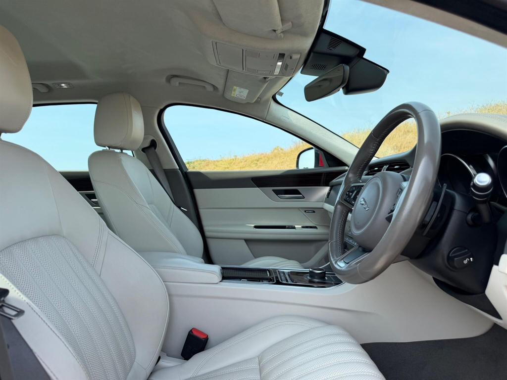 Jaguar XF 2.0I Portfolio Sportbrake Euro 6 Ss  #2