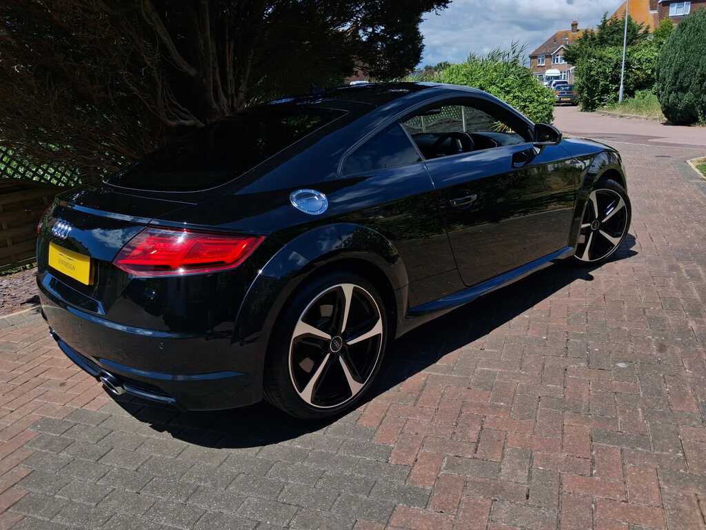 Audi TT 2.0 Tfsi Black Edition Black #3