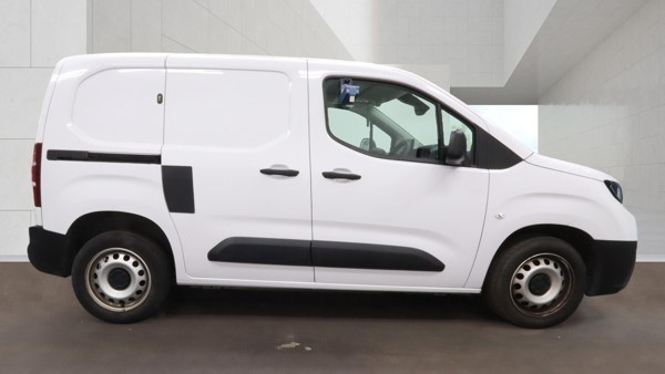 Toyota PROACE 1.5 Bluehdi Active Short Panel Van 6Dr Manu  #5