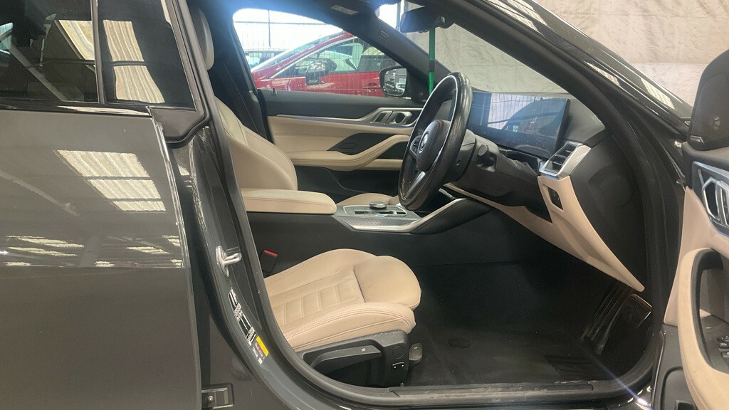 BMW i4 Edrive40 M Sport Tech Packharman Kardonhead Up 