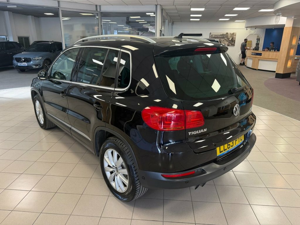 Volkswagen Tiguan 2L Match LL63PYO Black #5