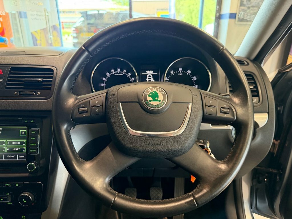 Skoda Yeti 2.0 Tdi Se 4Wd Euro 5 White #13