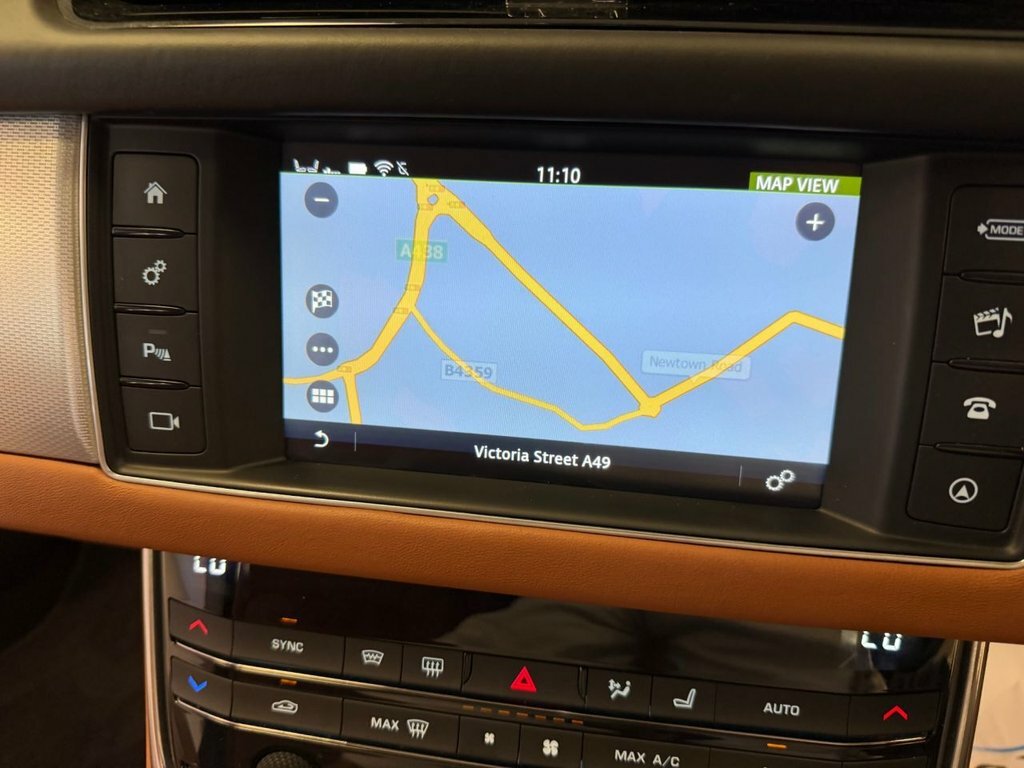Jaguar XF Saloon 2.2D R-sport Euro 5 Ss 201564 Green #17