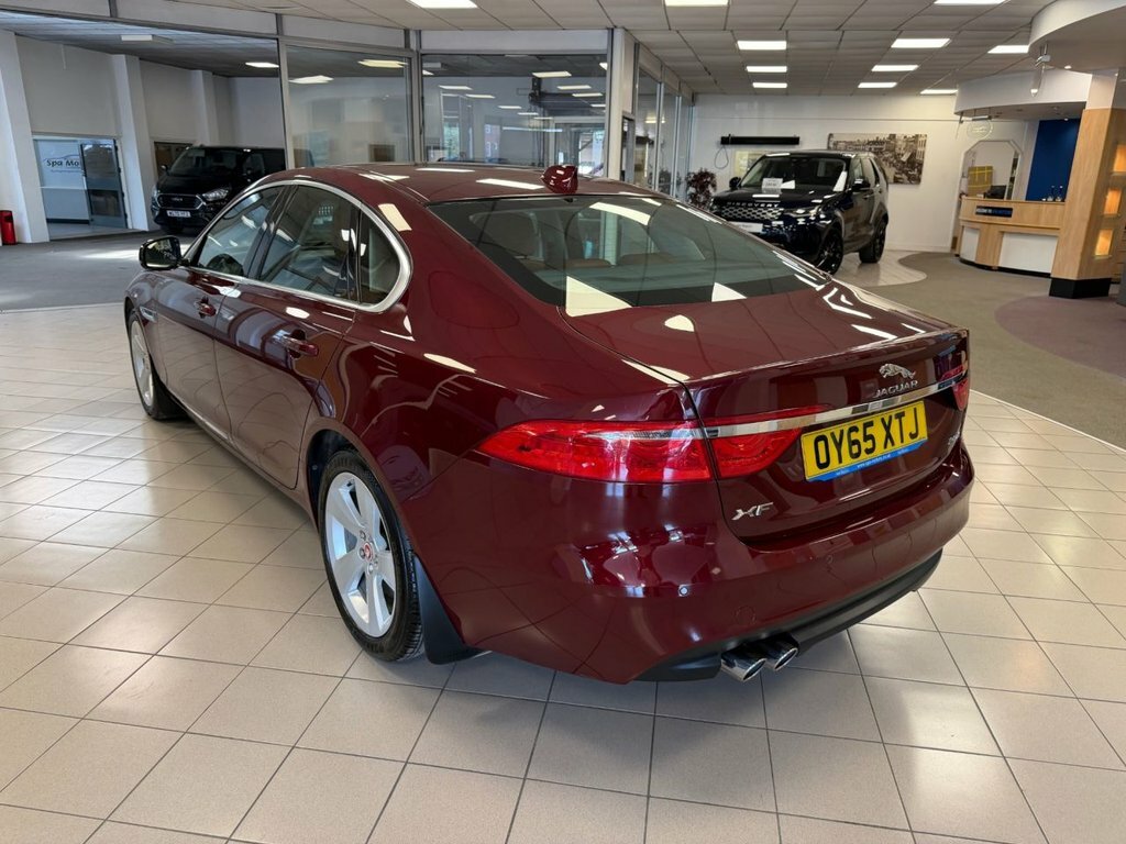 Jaguar XF 2L Portfolio Red #5