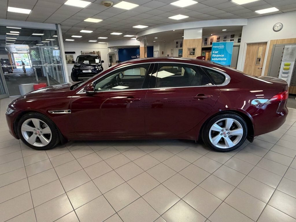 Jaguar XF 2L Portfolio Red #4