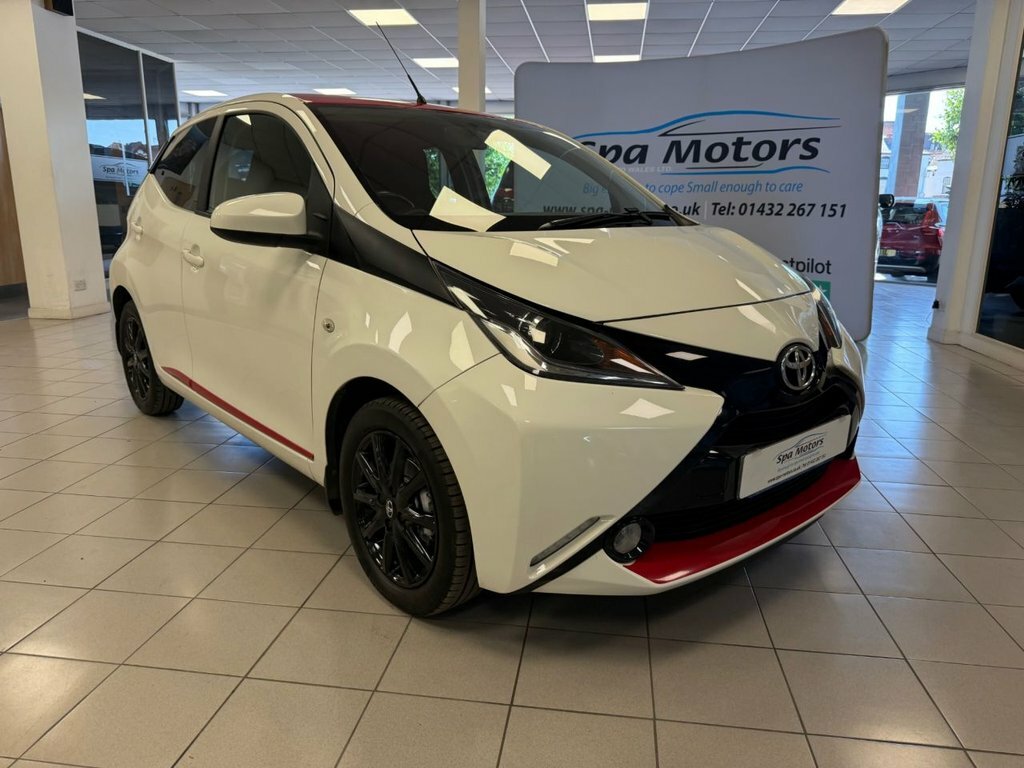 Toyota Aygo 1L X-press White