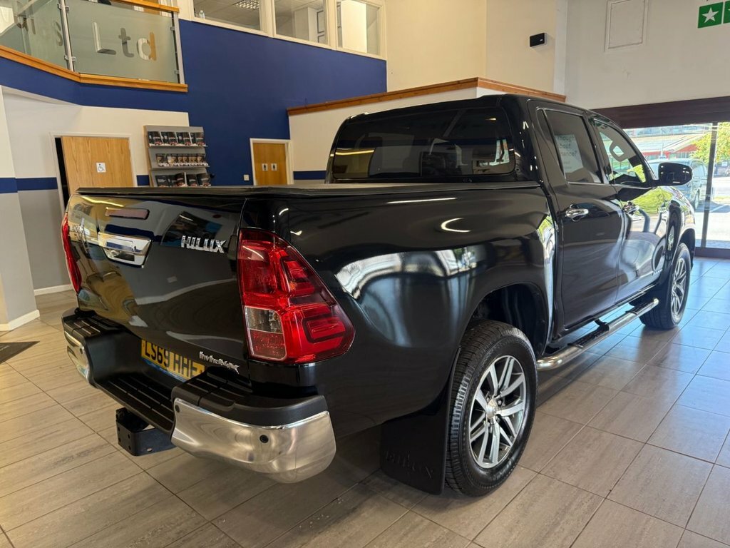 Toyota HILUX 2.4L Invincible X LS69HHE Black #2