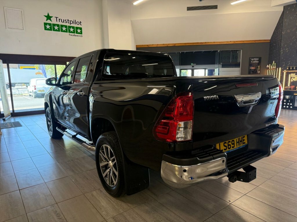 Toyota HILUX 2.4L Invincible X LS69HHE Black #3
