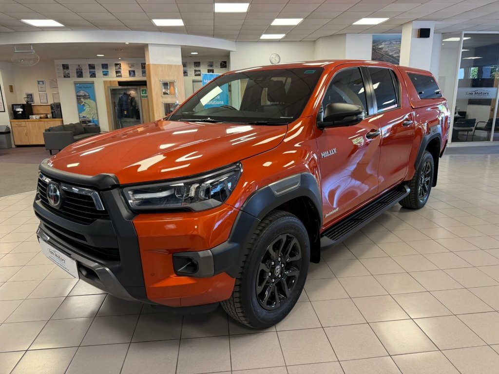 Toyota HILUX 2.8L Invincible X Orange #3