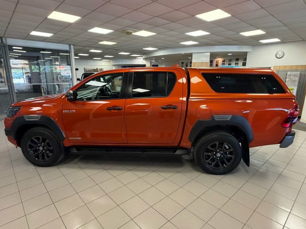 Toyota HILUX 2.8L Invincible X Orange #4