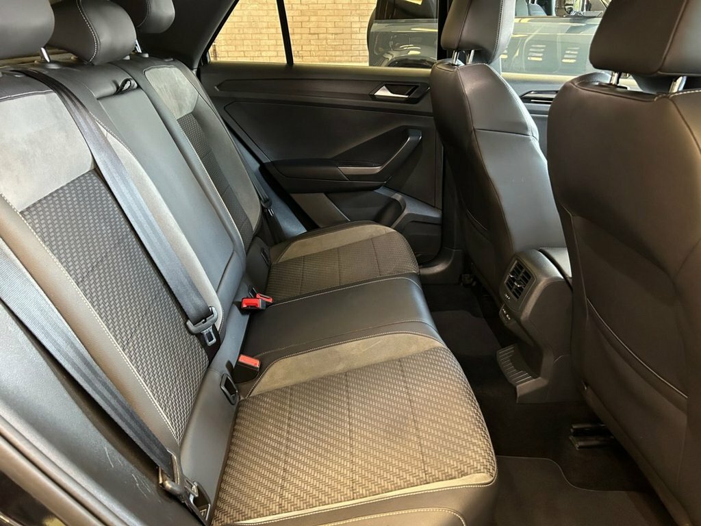 Volkswagen T-Roc Design White #24