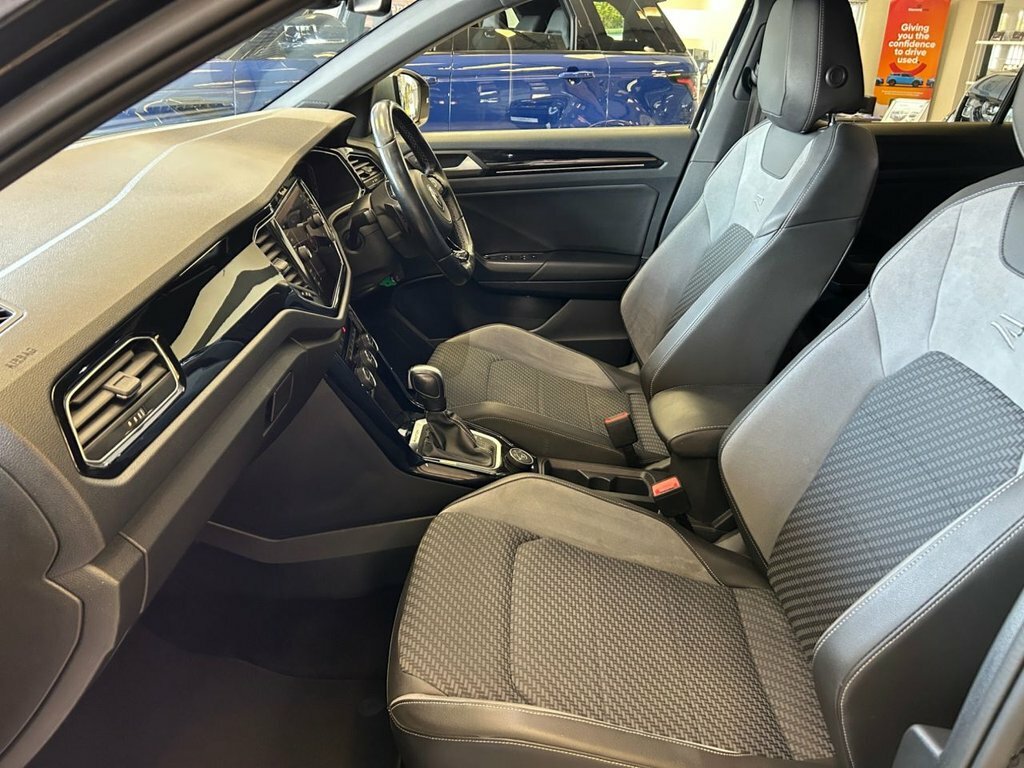 Volkswagen T-Roc Design White #30