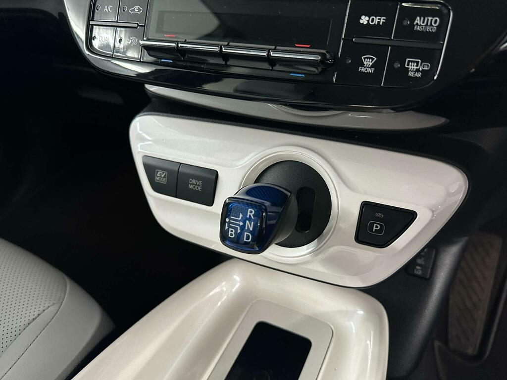 Toyota Prius Vvt-i Business Edition White #22