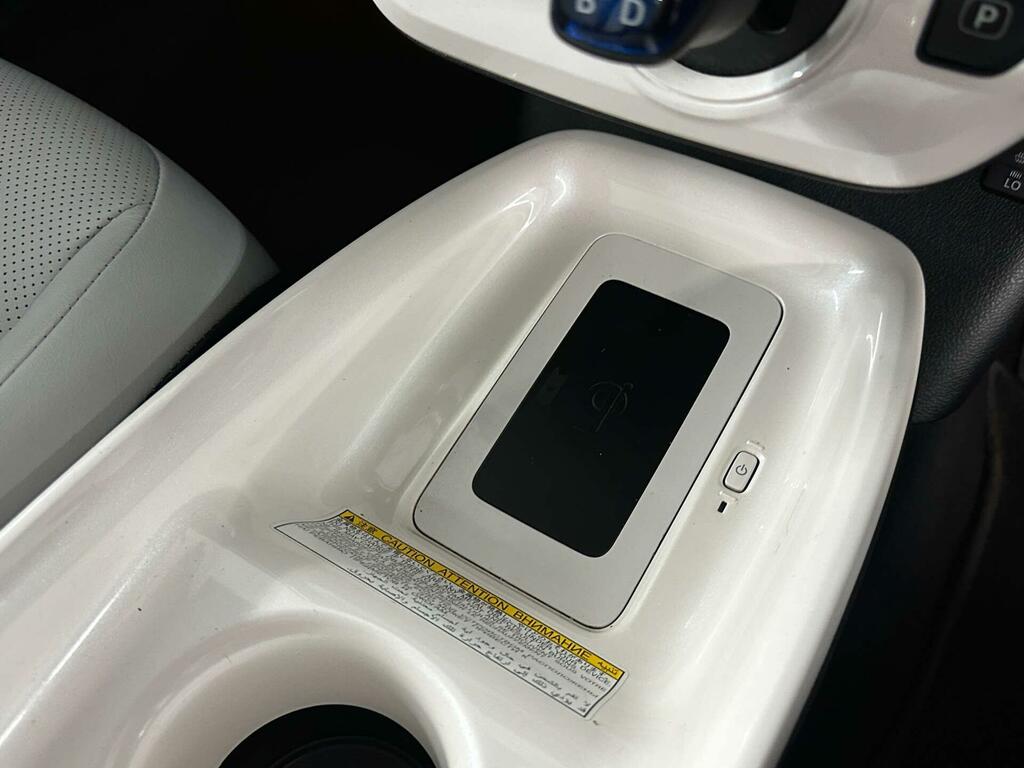Toyota Prius Vvt-i Business Edition White #26