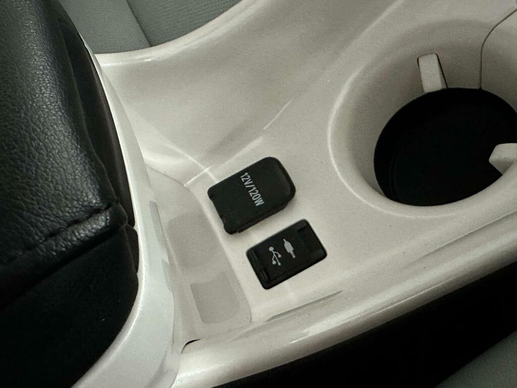 Toyota Prius Vvt-i Business Edition White #27