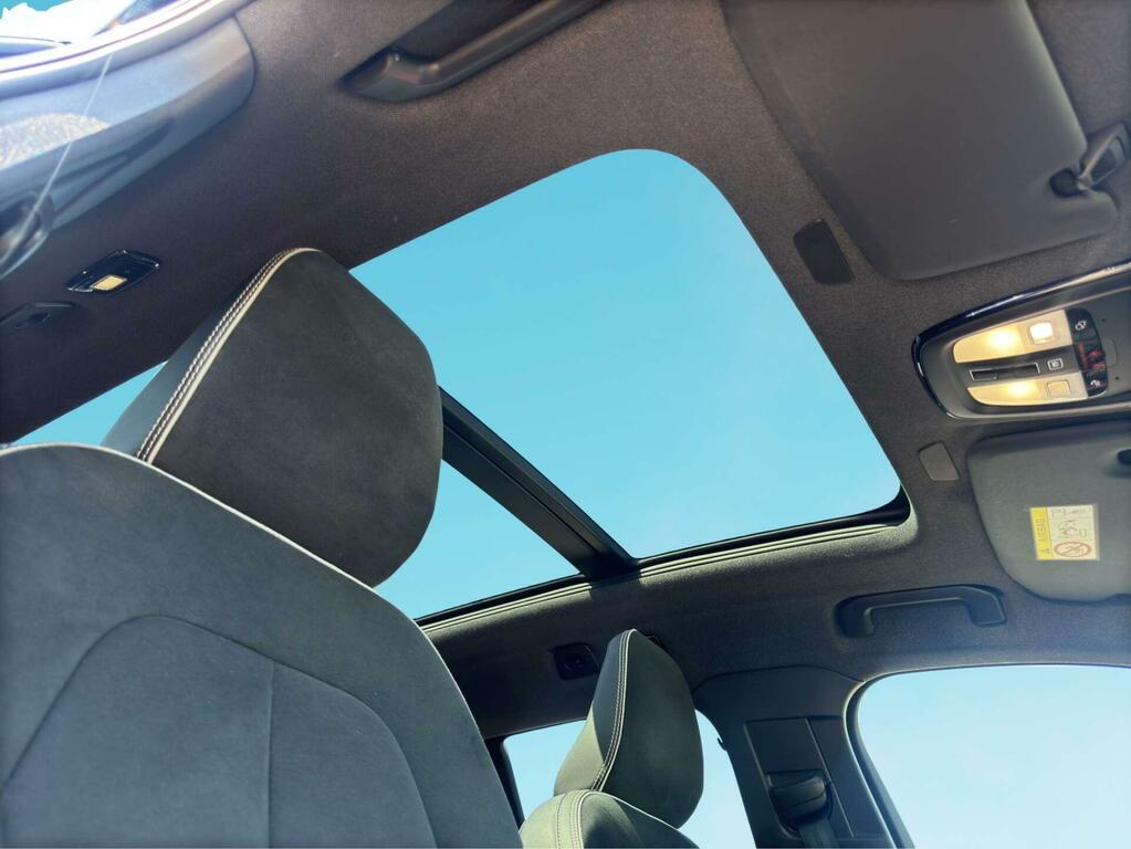 Volvo XC40 Ultimate Black #3